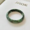 Jonc en jade de Birmanie vert foncé nuancé