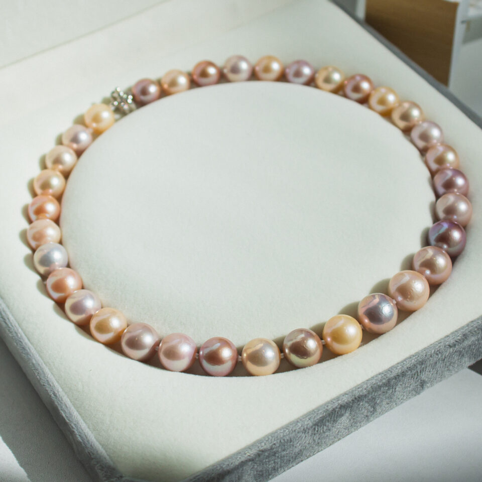 COLLIER PERLE ROSES (2)