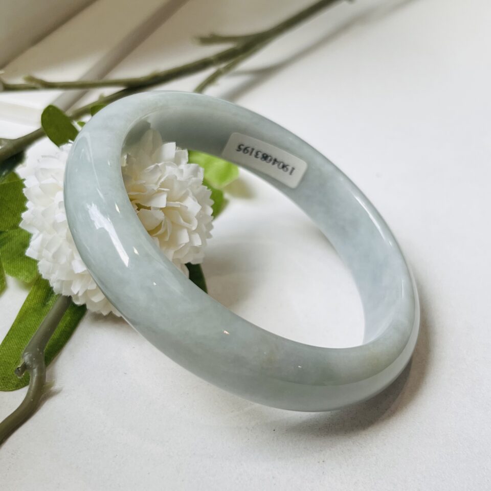 jonc de jade bracelet traditionnel vert clair