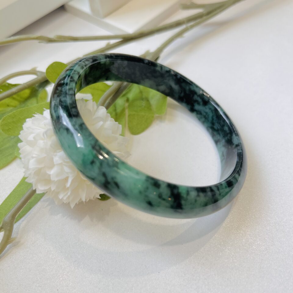 jonc de jade vert nuancé
