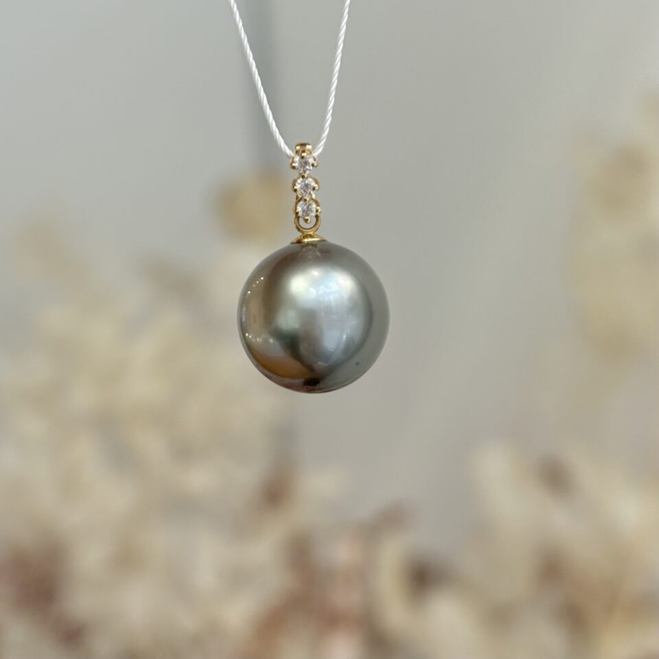 pendentif-perle-tahiti-12.3mm-gris-platine-or750