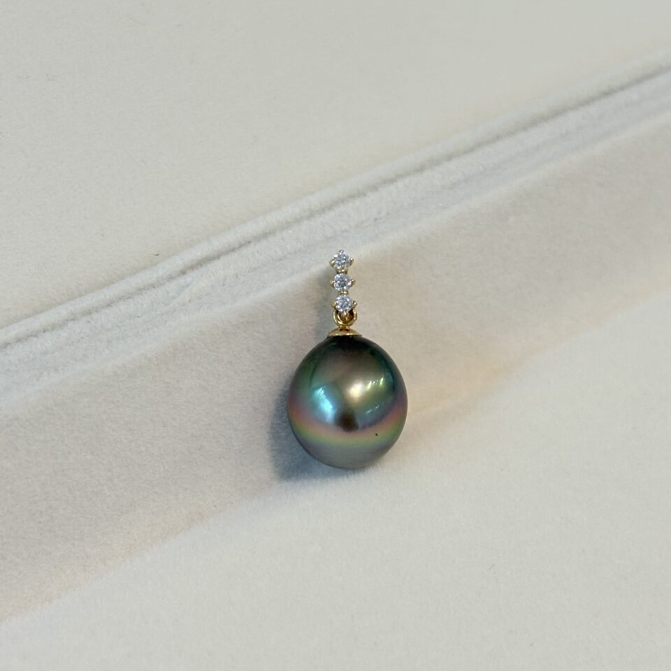 pendentif perle Tahiti goutte d'or avec or18k, couleur l'arc en ciel, AAA