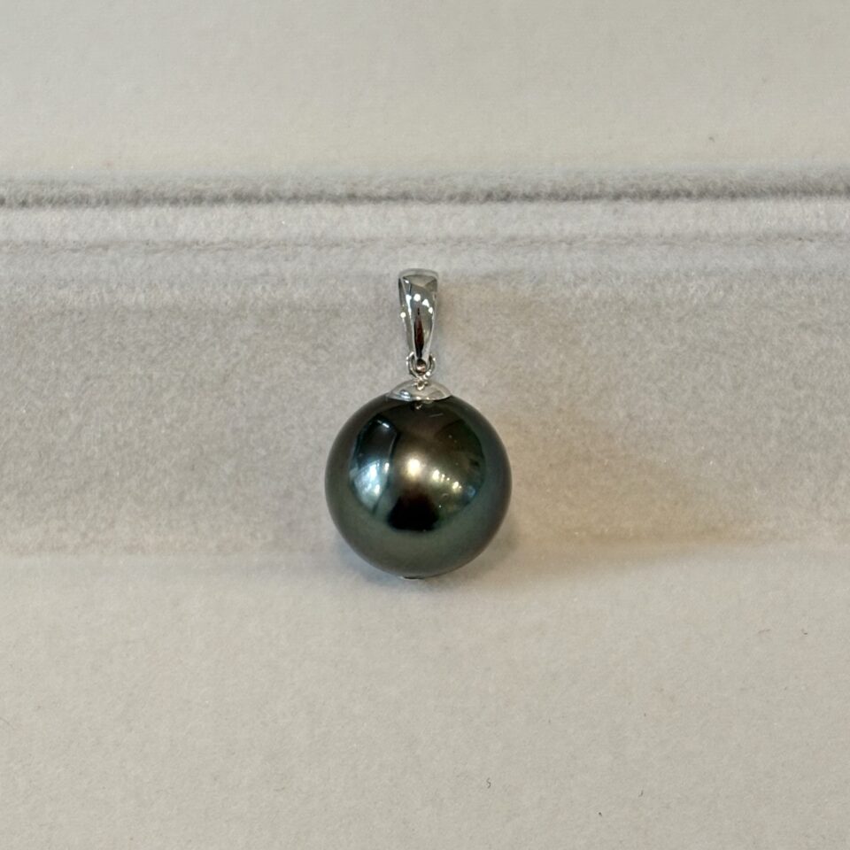 pendentif-perle-tahiti-11mm-fixation-invisible-or-blanc.jpg