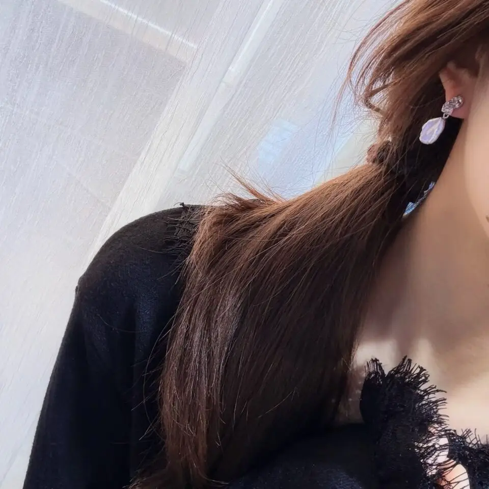 bijoux artisanaux, boucles d'oreilles femme, argent massif, bijoux contemporains, perle de culture.