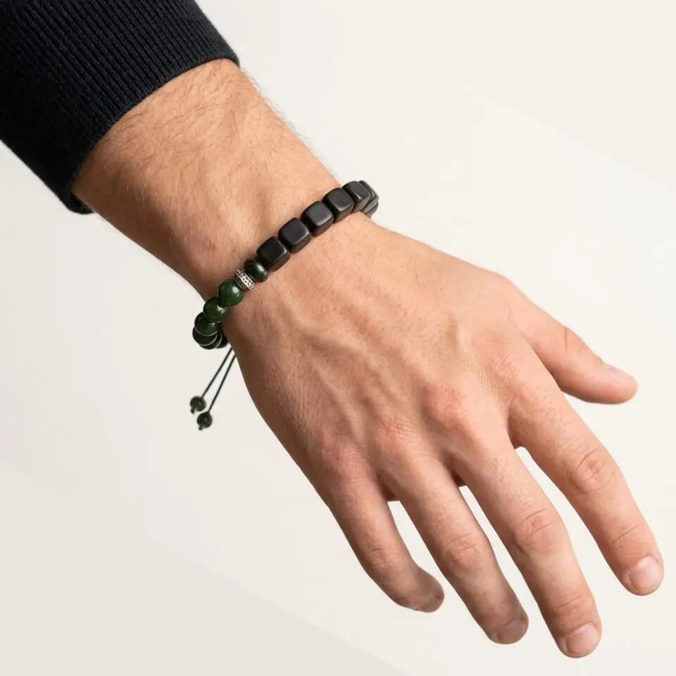 Mise en situation du bracelet mi Jade - mi Shungite