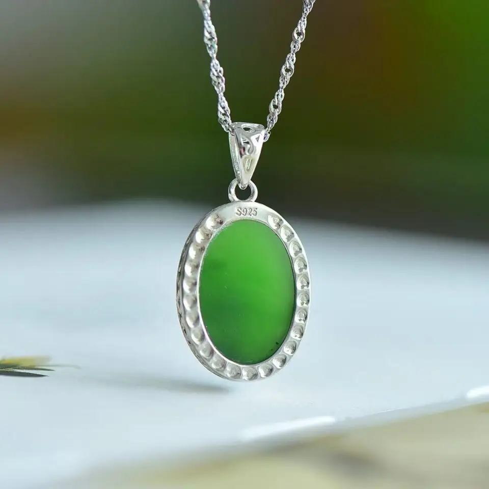 Pendentif en Jade - Feuille de Ginkgo