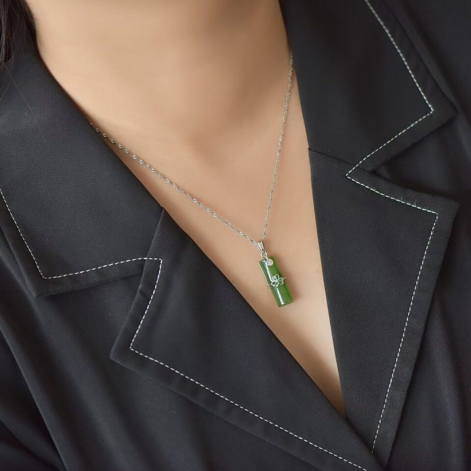 collier argent et pendentif bambou jade