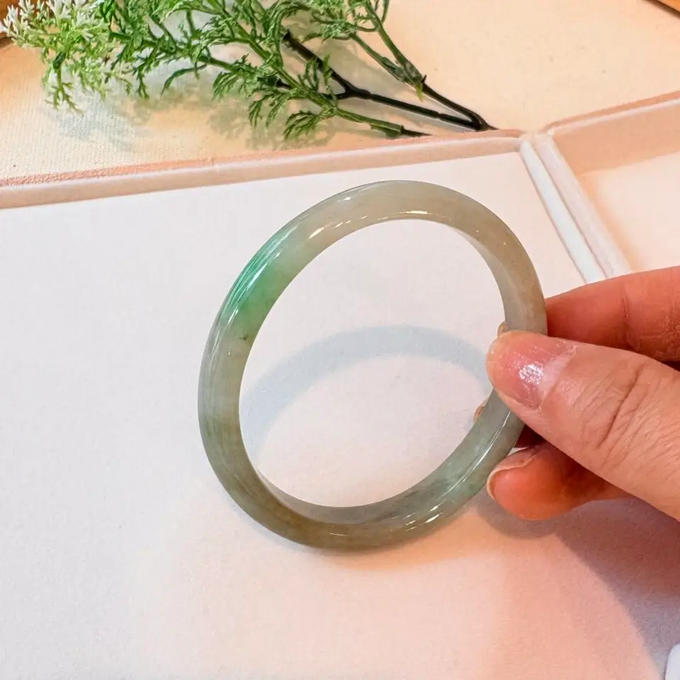jonc de jade vert