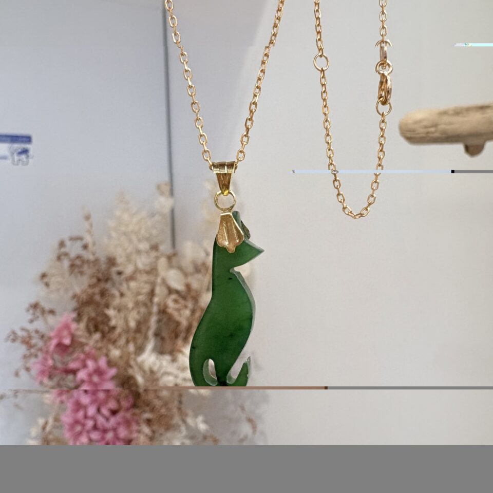 collier jade avec chaine et jade 